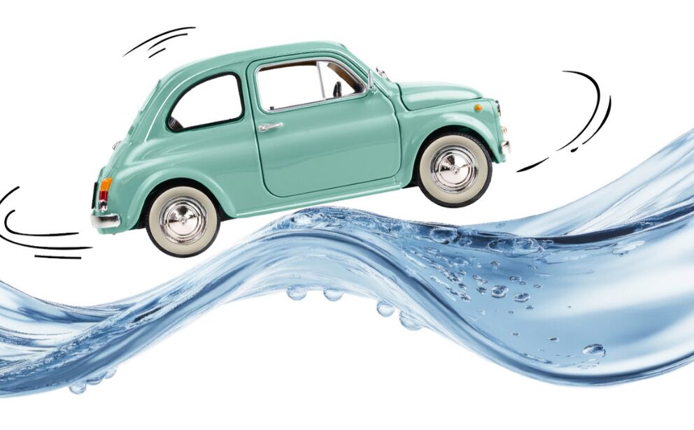Aquaplaning: Ursachen, Warnzeichen & richtiges Verhalten bei Regen