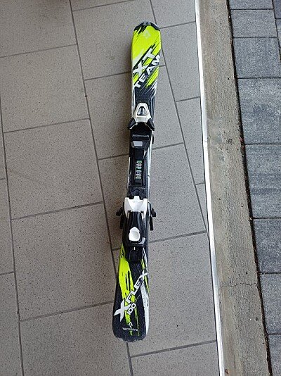 Kinderski mit St&ouml;cken