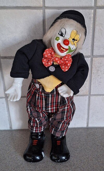 Clown mit Spieluhr